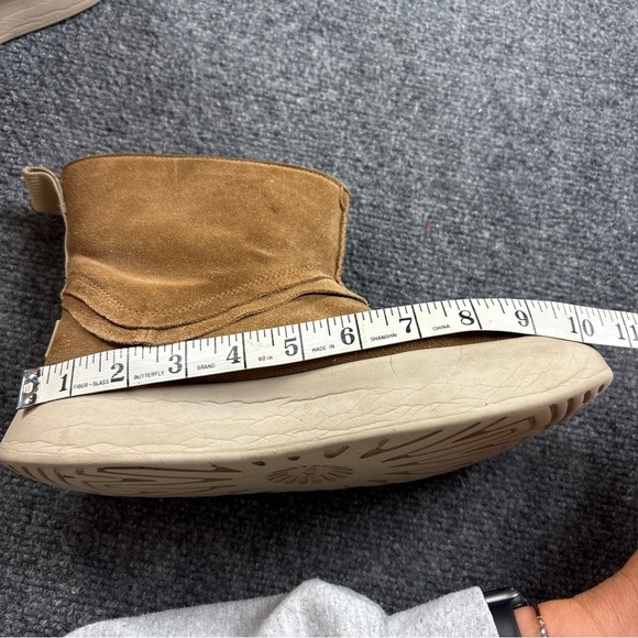 UGG Women’s Classic Boom Bootie Slip On Camel/Cream Winter Boots size: 9 - Picture 10 of 14